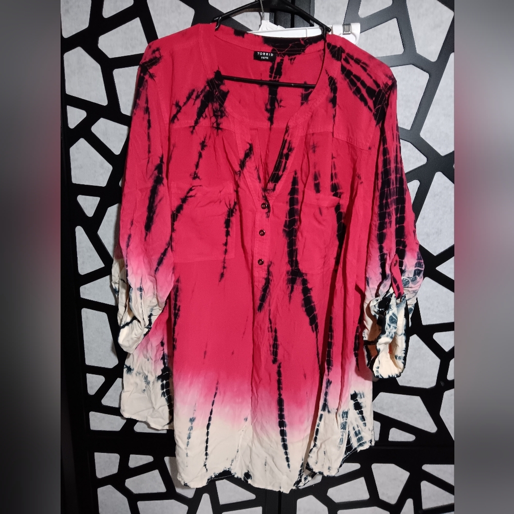 Torrid - Harper Challis - 3/4 Sleeve Tie Dye Shirt - Est. 2X/3X - Red - Picture 4 of 7